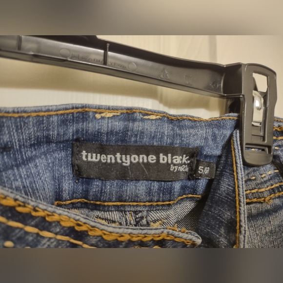 Distress jeans with Rhinestones - Picture 3 of 3